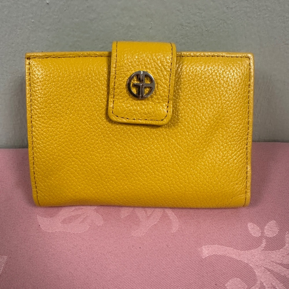 Giani Bernini Yellow Pebbled Leather Bifold Wallet Kiss Lock Coin Pouch